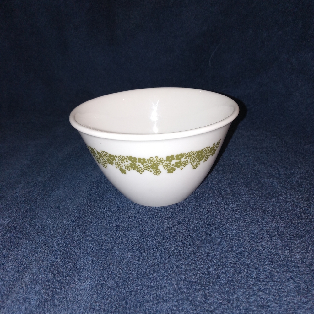 Corelle white bowl with ivey print.
